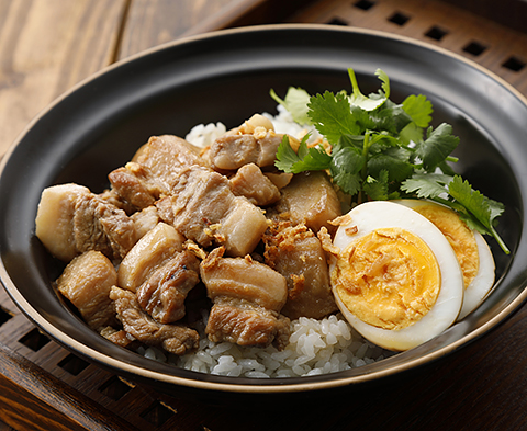 台湾の豚肉丼！魯肉飯（ルーローハン）