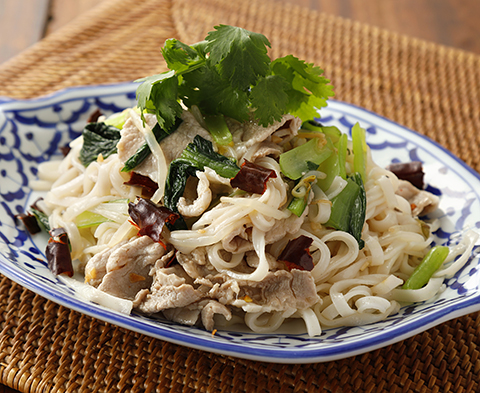 センレック ヘン（タイの汁なし米麺）