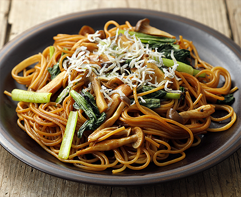 レンチンで簡単！きのことねぎの和風しょうゆパスタ