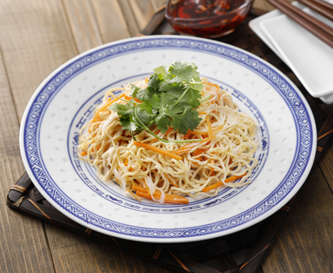 豆腐革麺の中華風サラダ