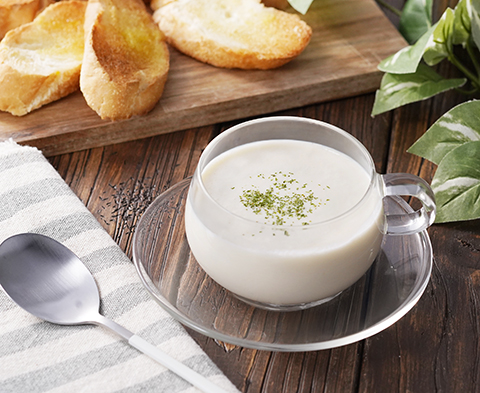 ホワイトアスパラガスの冷製スープ